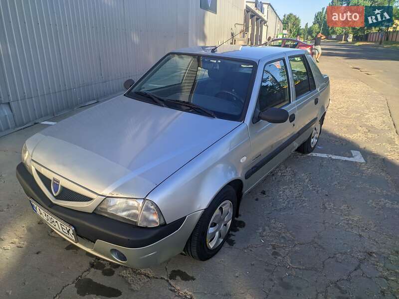 Седан Dacia Solenza 2003 в Киеве