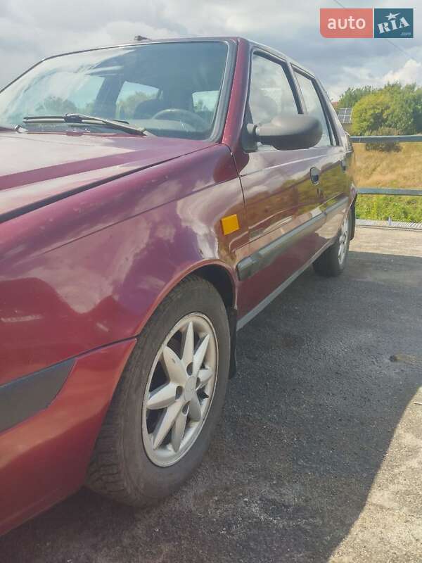 Ліфтбек Dacia Solenza 2003 в Харкові