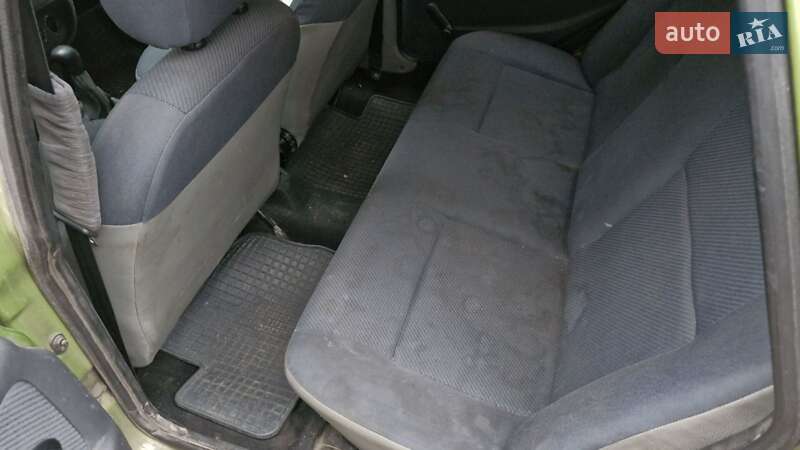 Седан Dacia Solenza 2003 в Киеве