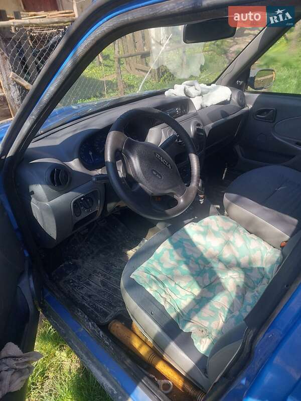 Седан Dacia Solenza 2004 в Тлумаче