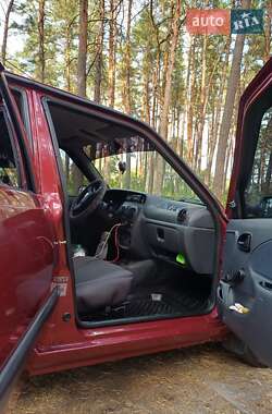 Седан Dacia Solenza 2004 в Богодухове