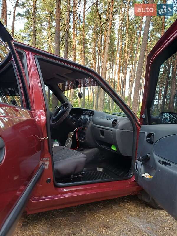 Седан Dacia Solenza 2004 в Богодухове