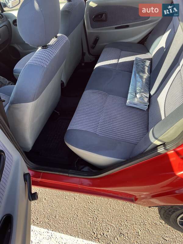 Седан Dacia Solenza 2003 в Житомире