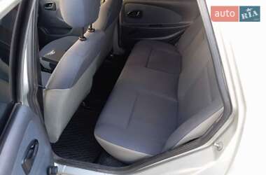 Седан Dacia Solenza 2004 в 