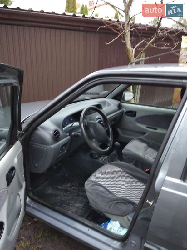 Седан Dacia Solenza 2004 в Киеве фото 3 Седан Dacia Solenza 2004 в Киеве