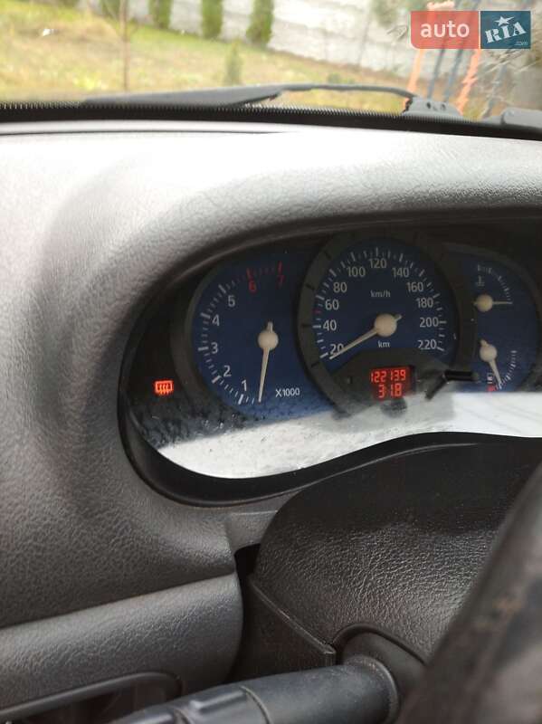 Седан Dacia Solenza 2004 в Киеве фото 11 Седан Dacia Solenza 2004 в Киеве