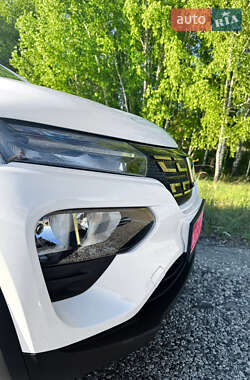 Внедорожник / Кроссовер Dacia Spring 2021 в 