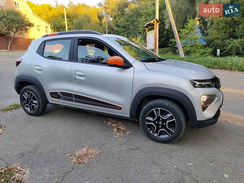 Позашляховик / Кросовер Dacia Spring 2022 в Києві