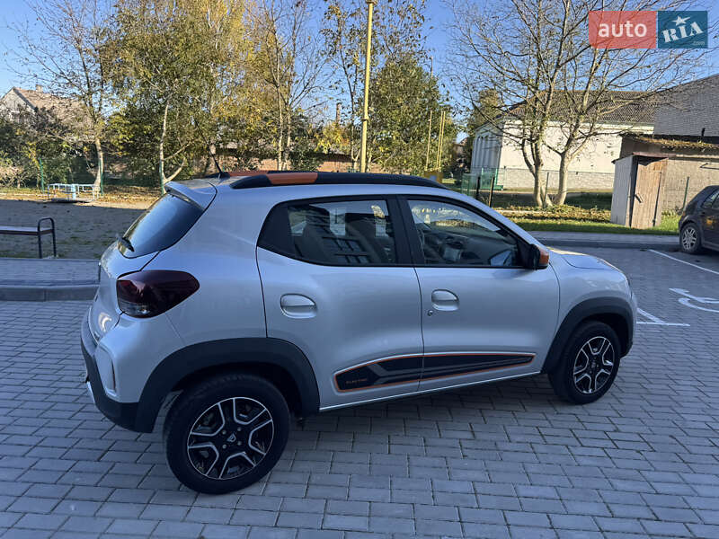 Позашляховик / Кросовер Dacia Spring 2022 в Дубні