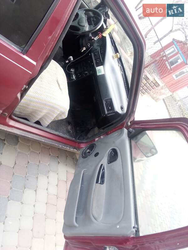 Седан Dacia SuperNova 2003 в Теребовле