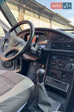Седан Dacia SuperNova 2003 в 