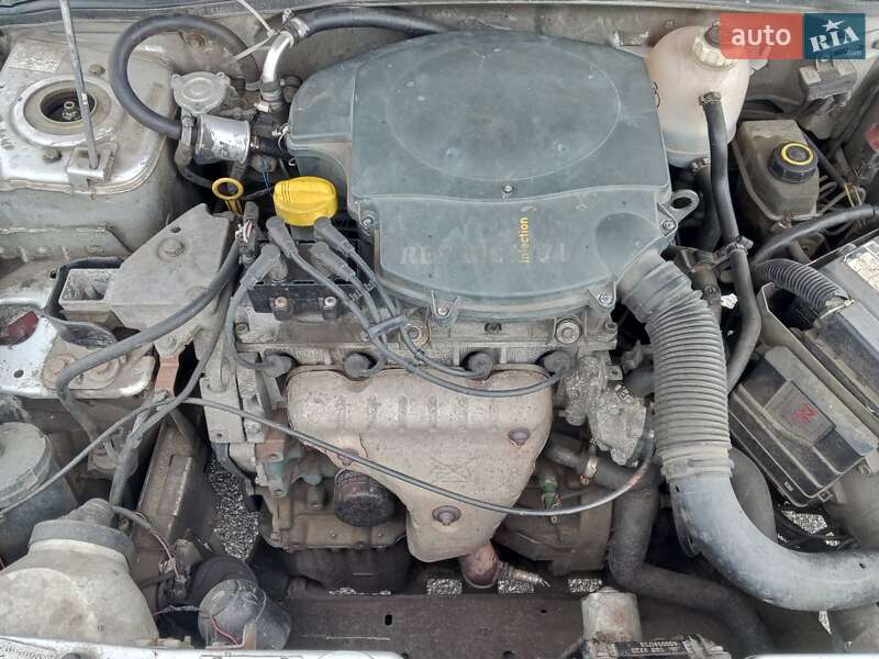 Седан Dacia SuperNova 2003 в 
