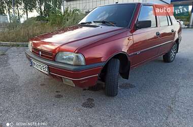 Седан Dacia SuperNova 2003 в Ромнах