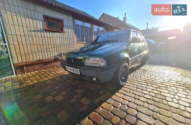 Седан Dacia SuperNova 2003 в Камені-Каширському