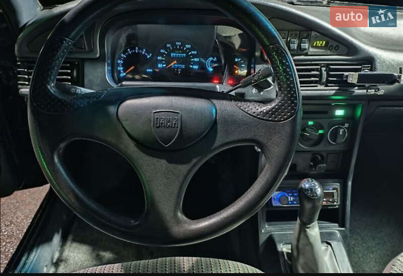 Седан Dacia SuperNova 2002 в Моршине