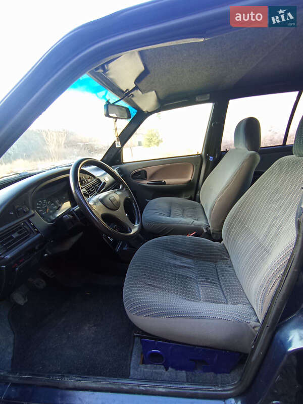 Седан Dacia SuperNova 2002 в Моршине