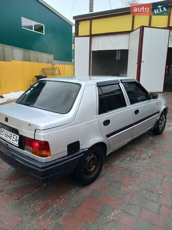 Седан Dacia SuperNova 2002 в Тернополі