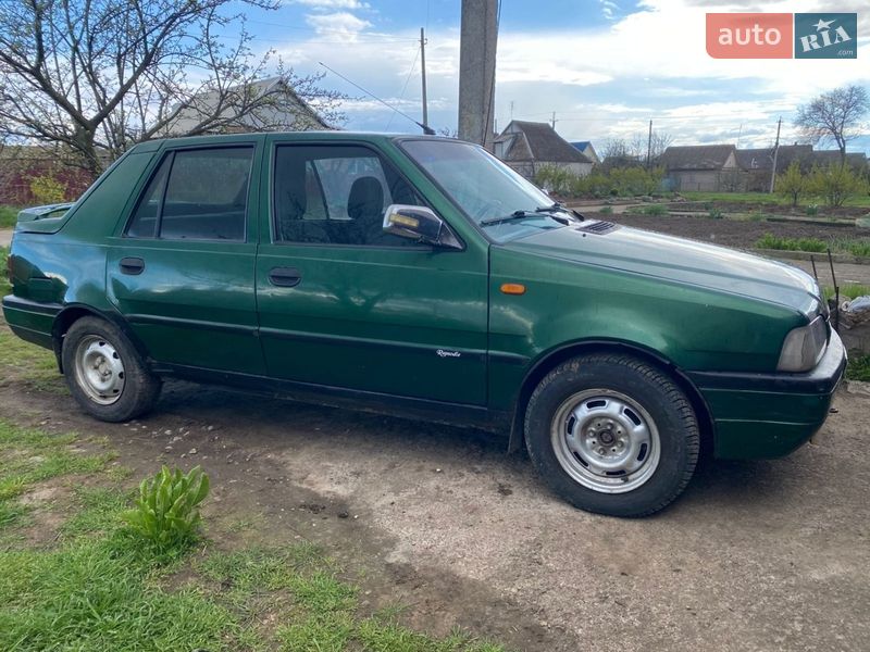 Седан Dacia SuperNova 2003 в Марганце