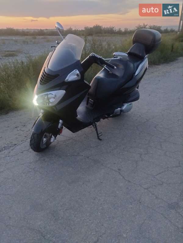Макси-скутер Daelim S2 2007 в Черновцах