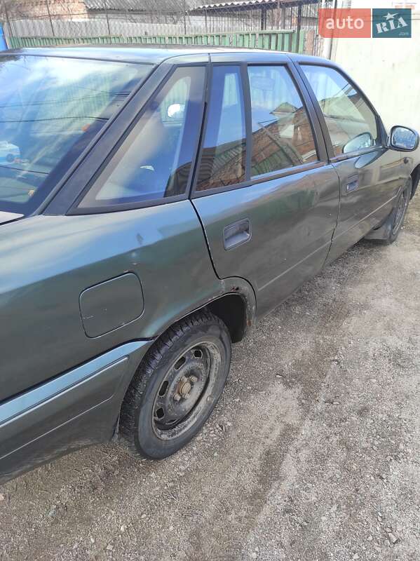 Седан Daewoo Espero 1997 в Нікополі