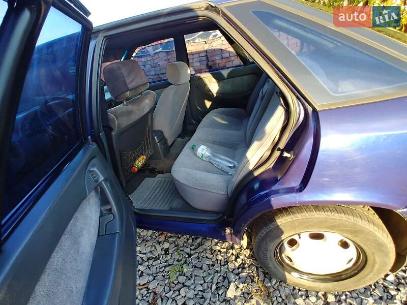 Седан Daewoo Espero 1996 в Рівному