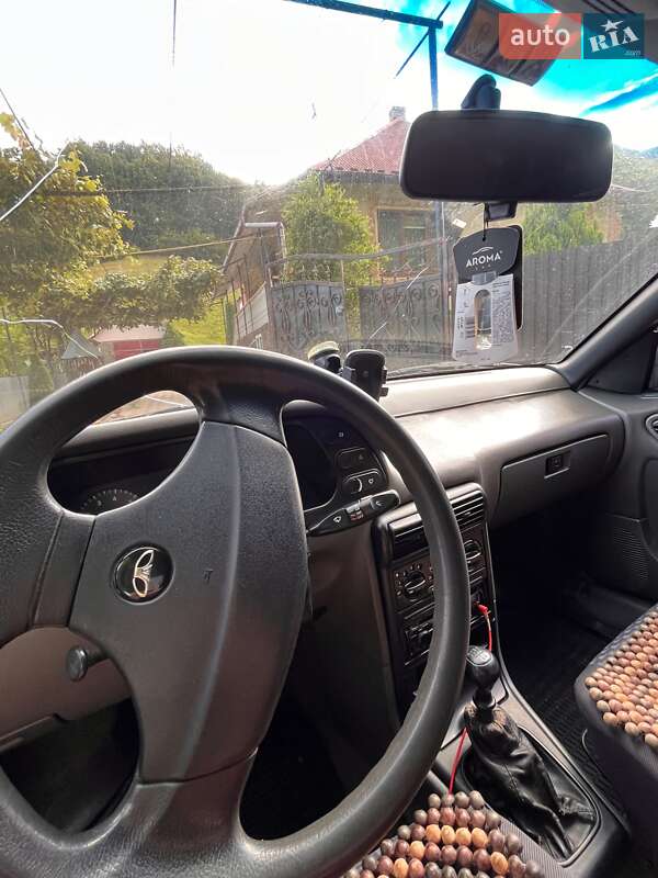 Седан Daewoo Espero 1995 в Хусте