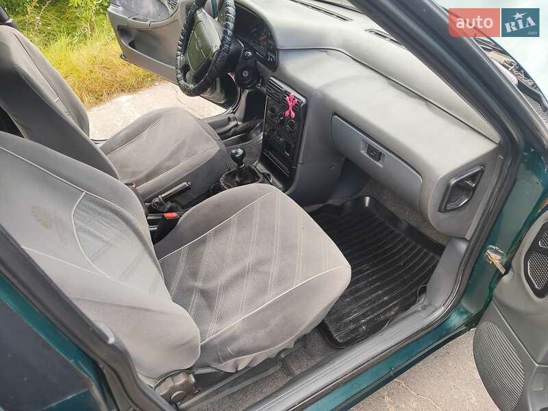 Седан Daewoo Espero 1997 в Ровно
