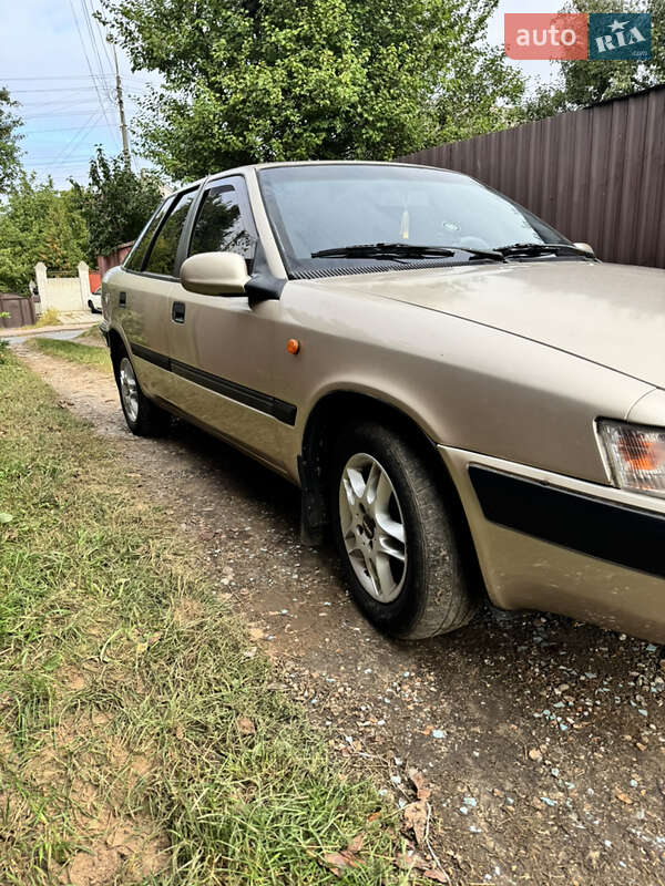 Седан Daewoo Espero 1998 в Чернігові
