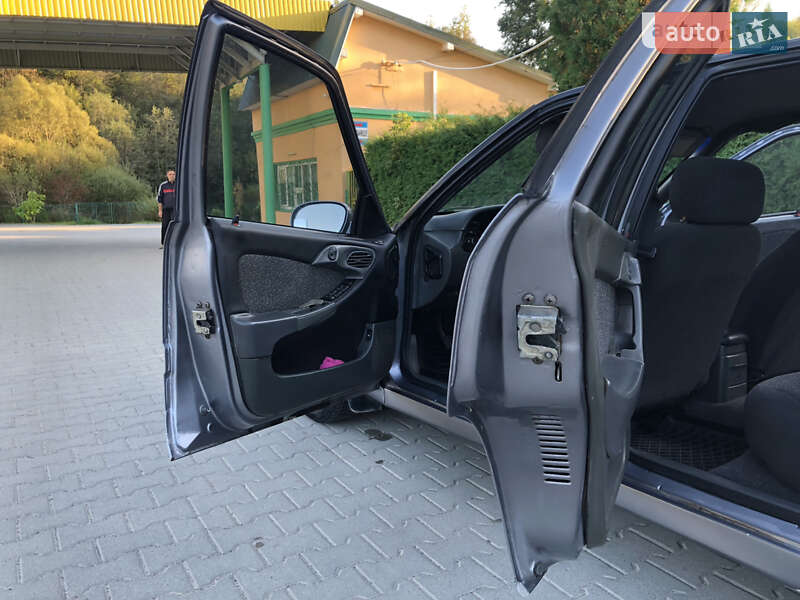 Седан Daewoo Espero 1996 в Жидачове