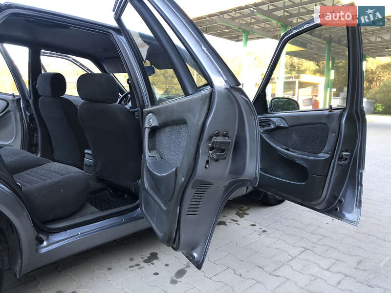 Седан Daewoo Espero 1996 в Жидачове