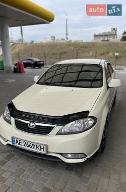 Седан Daewoo Gentra 2014 в Днепре