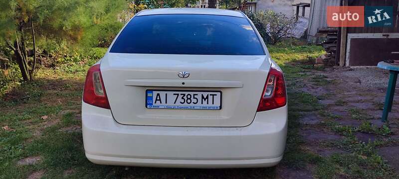 Седан Daewoo Gentra 2013 в Черновцах