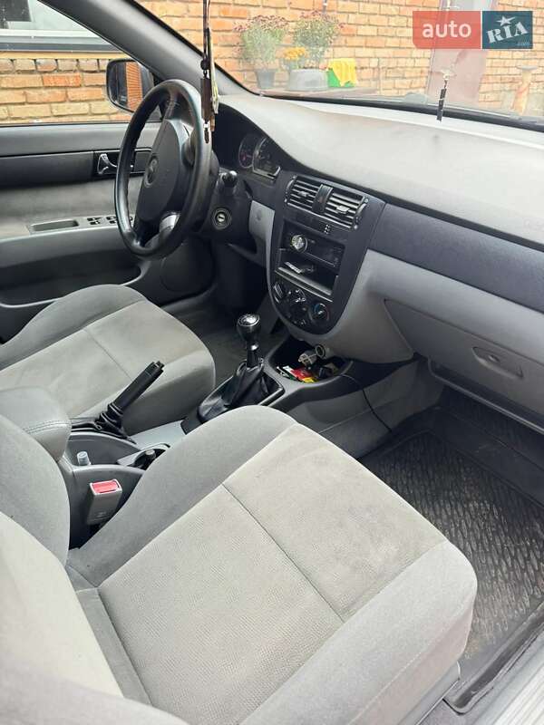 Седан Daewoo Gentra 2013 в Кропивницком