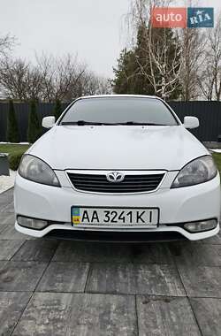 Седан Daewoo Gentra 2014 в Киеве