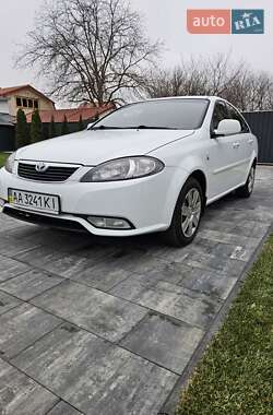 Седан Daewoo Gentra 2014 в Киеве