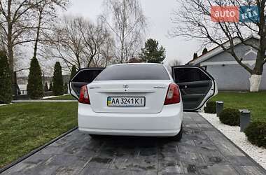 Седан Daewoo Gentra 2014 в Киеве