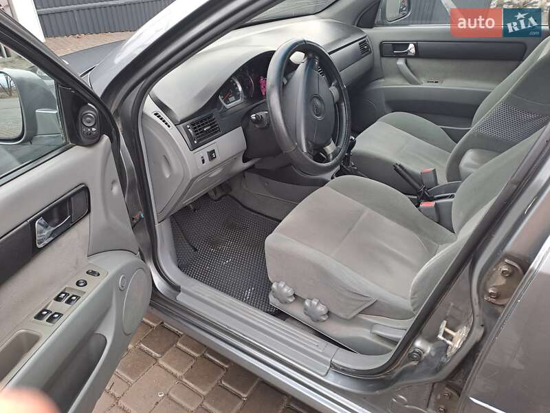 Седан Daewoo Gentra 2013 в Виннице