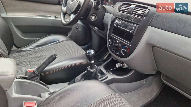 Седан Daewoo Gentra 2013 в Долинской
