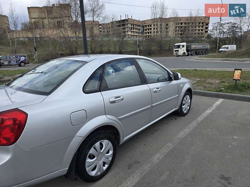 Седан Daewoo Gentra 2014 в Києві