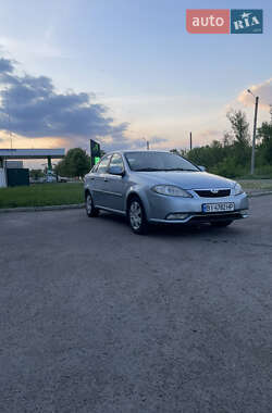 Седан Daewoo Gentra 2015 в Гребінці