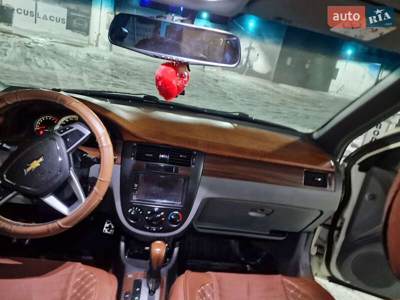 Седан Daewoo Gentra 2014 в Києві