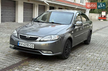Седан Daewoo Gentra 2014 в Киеве