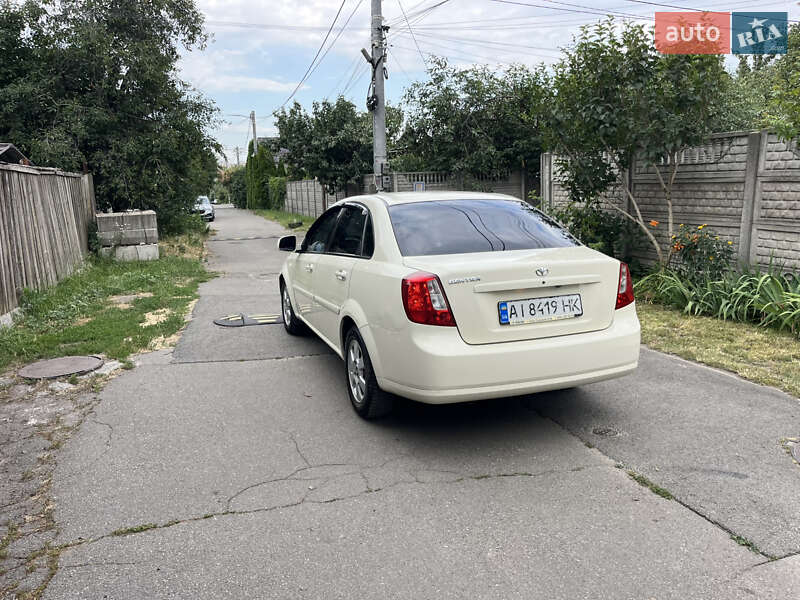 Седан Daewoo Gentra 2013 в Києві