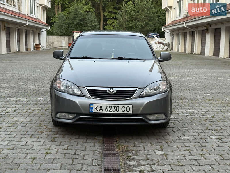 Седан Daewoo Gentra 2014 в Києві