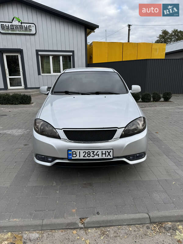 Седан Daewoo Gentra 2014 в Полтаві