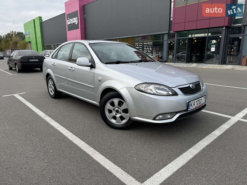 Седан Daewoo Gentra 2013 в  фото Седан Daewoo Gentra 2013 в
