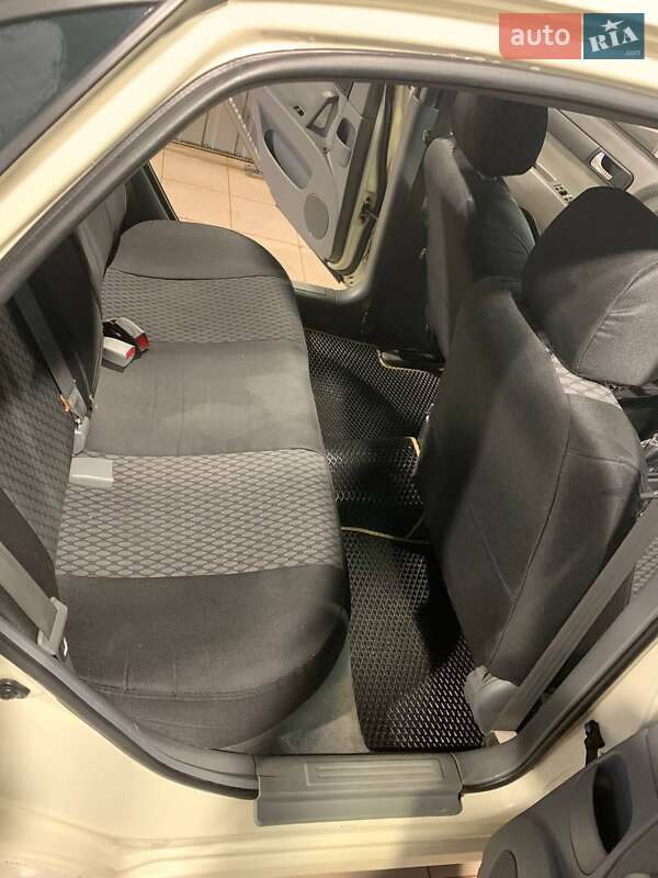 Седан Daewoo Gentra 2013 в Кролевці