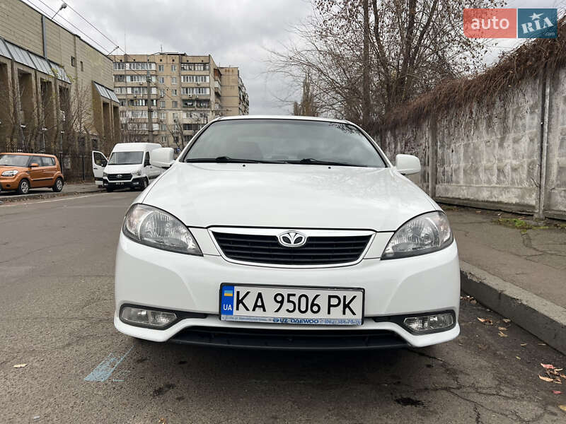 Седан Daewoo Gentra 2013 в Києві
