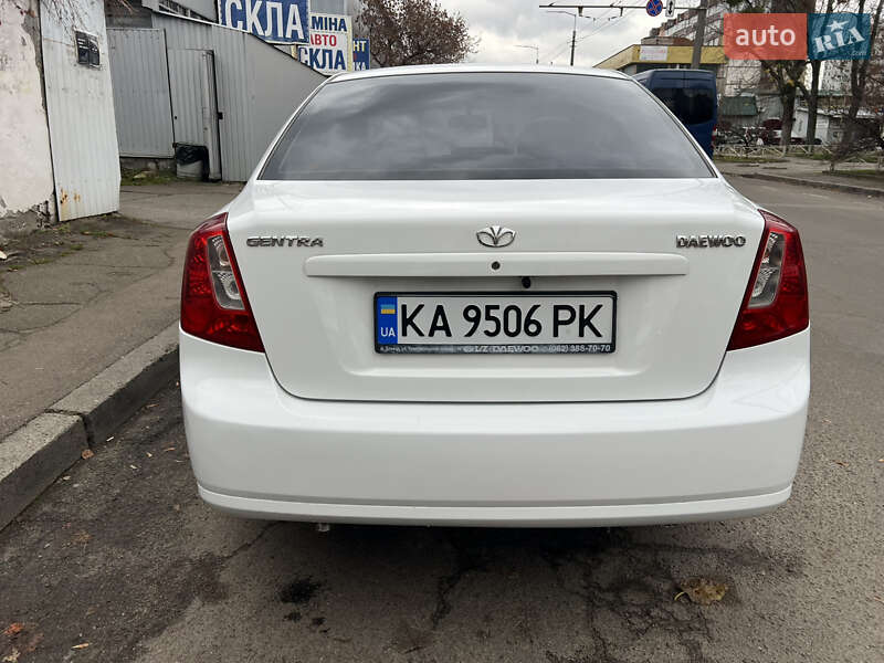 Седан Daewoo Gentra 2013 в Києві