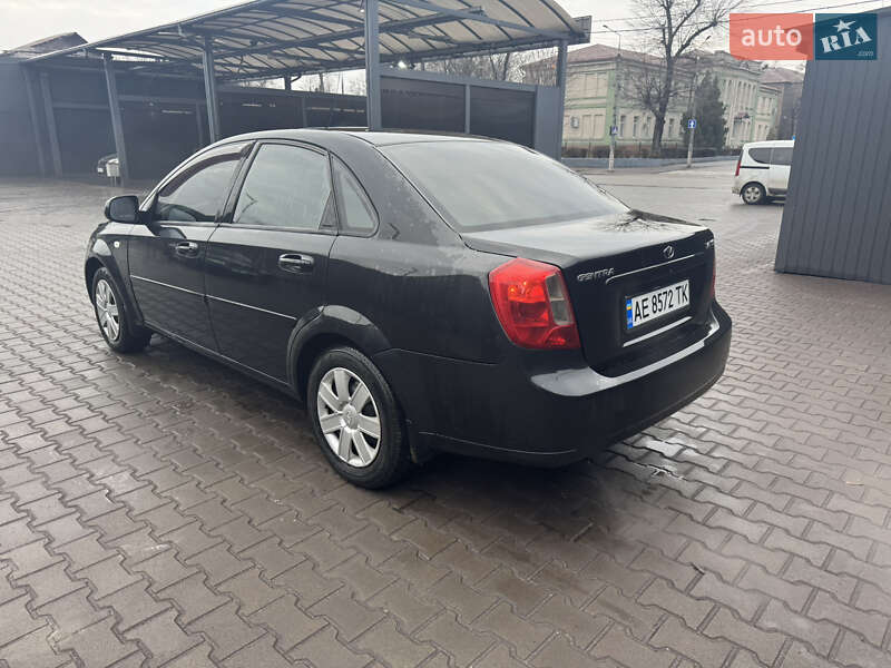 Седан Daewoo Gentra 2013 в Каменском